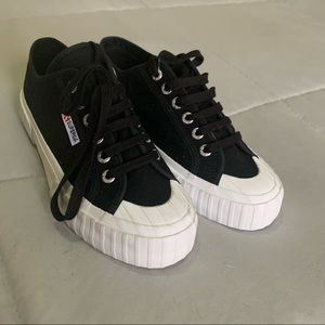 🖤 Superga Sneaks in Black 🖤